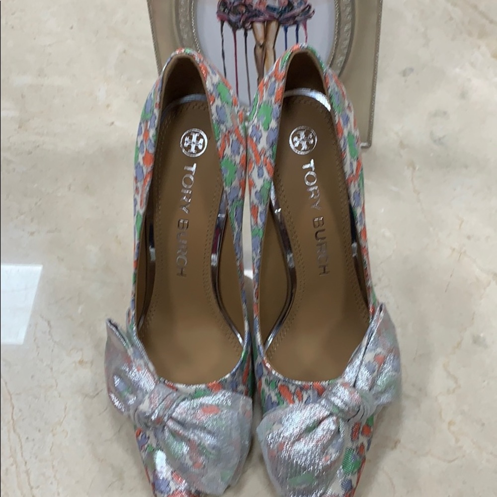 TORY BURCH 110MM BOW PUMP CHINE LUREX JACQUARD FABRIC SILVER HEEL 8 1/2